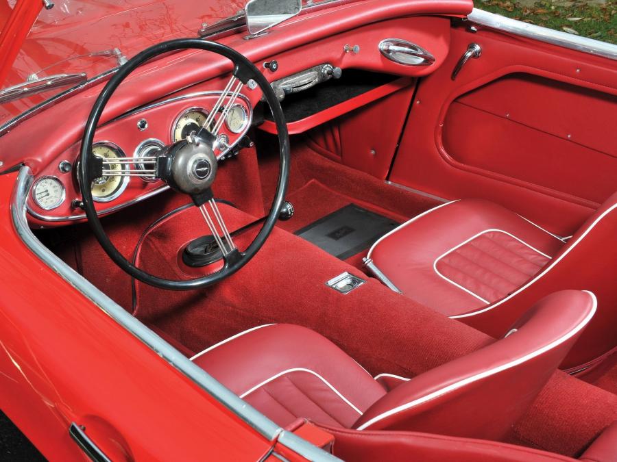 Интерьер Austin-Healey 100-6 (BN4) 1956 года  (фото 3 из 23)